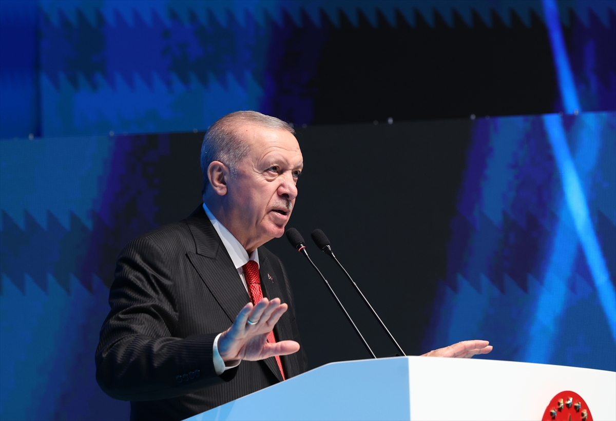 Cumhurbaşkanı Erdoğan: Oyun Platformları Gençleri Zehirliyor