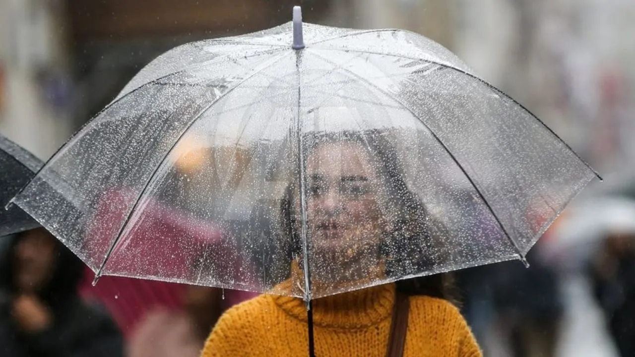 Meteoroloji ve Valilik İstanbul İçin Uyardı: Kuvvetli Yağışlar Kapıda, Dikkatli Olun!