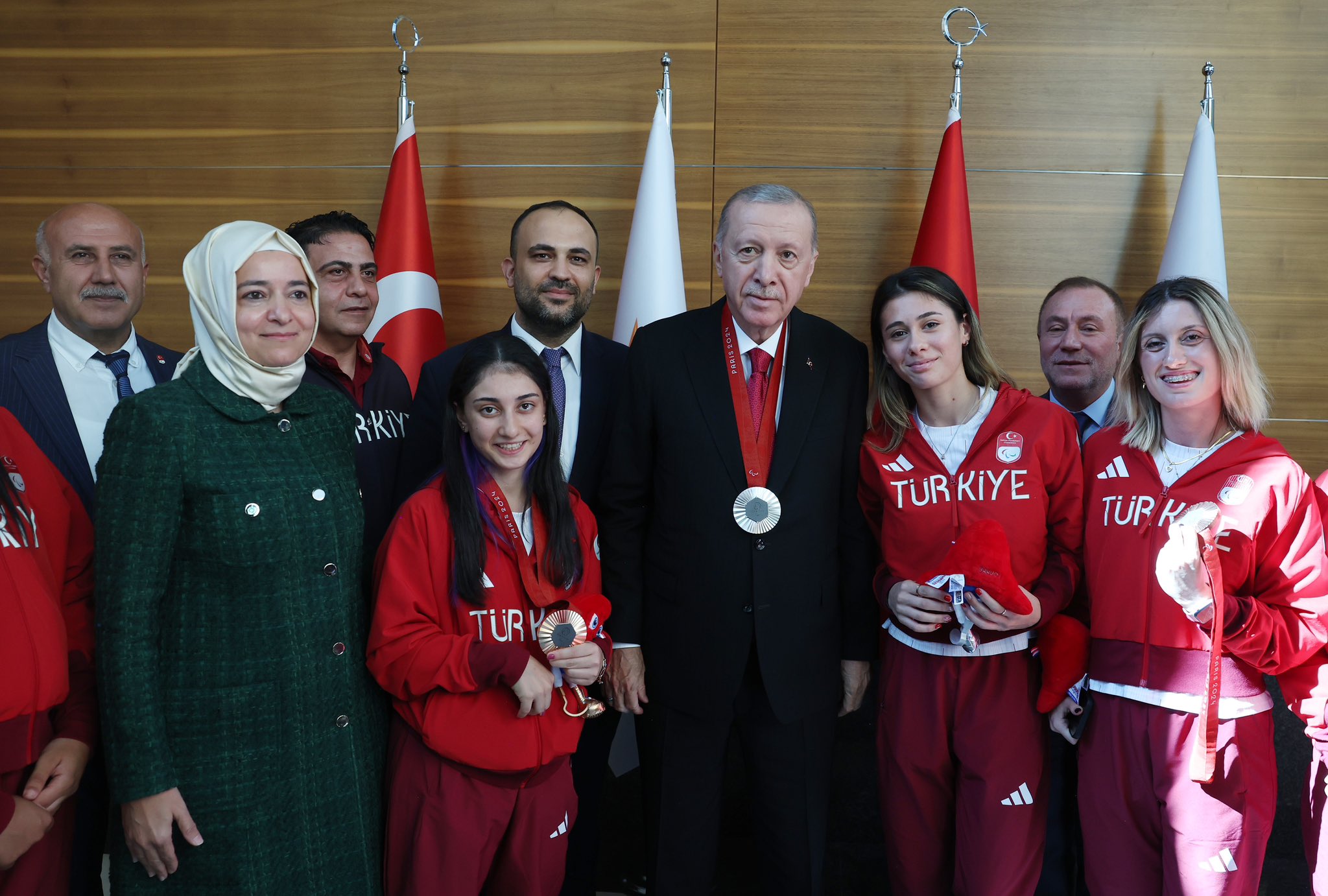 Cumhurbaşkanı Erdoğan, Milli Paralimpik Sporcuları Kabul Etti