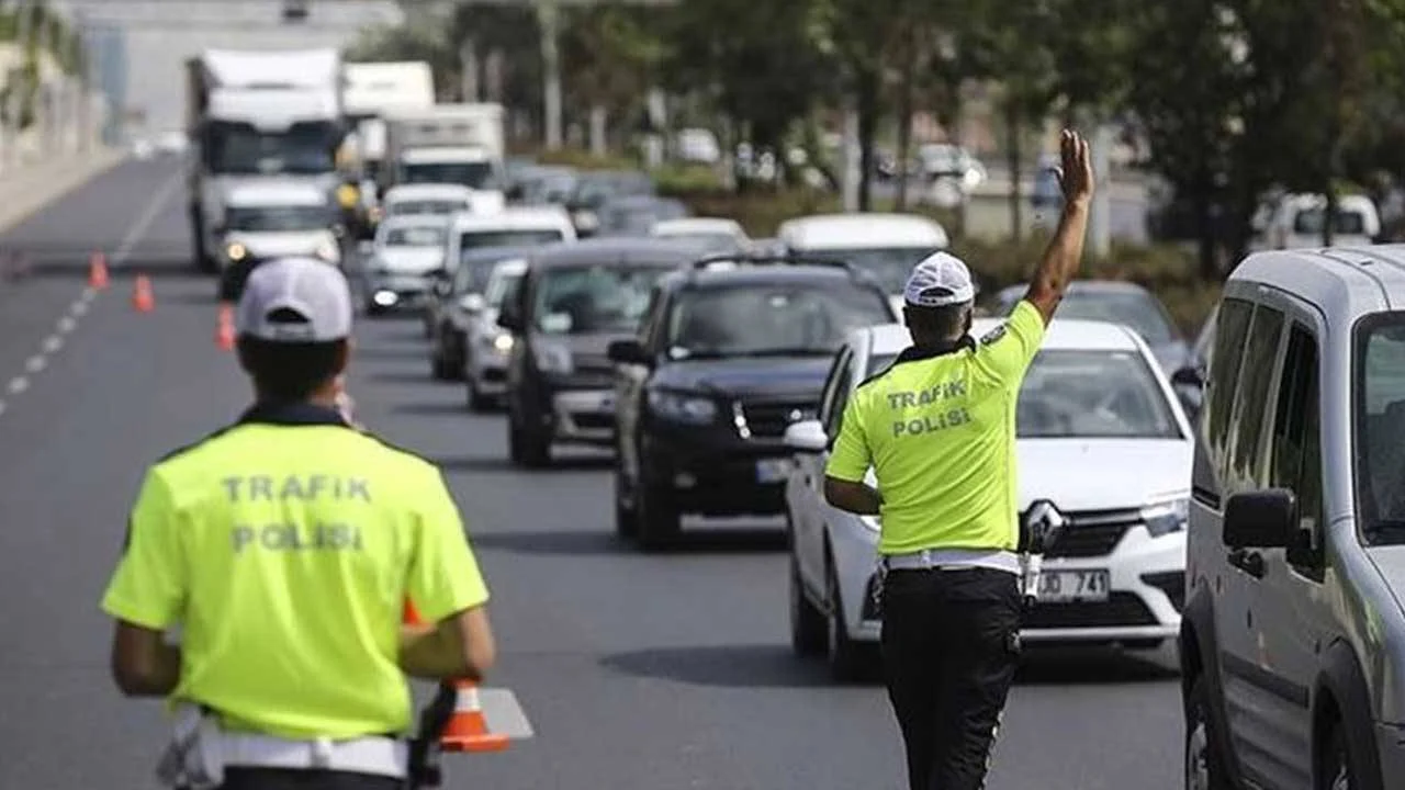 İçişleri Bakanı Yerlikaya’dan Trafikte Rekor Denetim: 475 Bin 427 Sürücüye İşlem Yapıldı