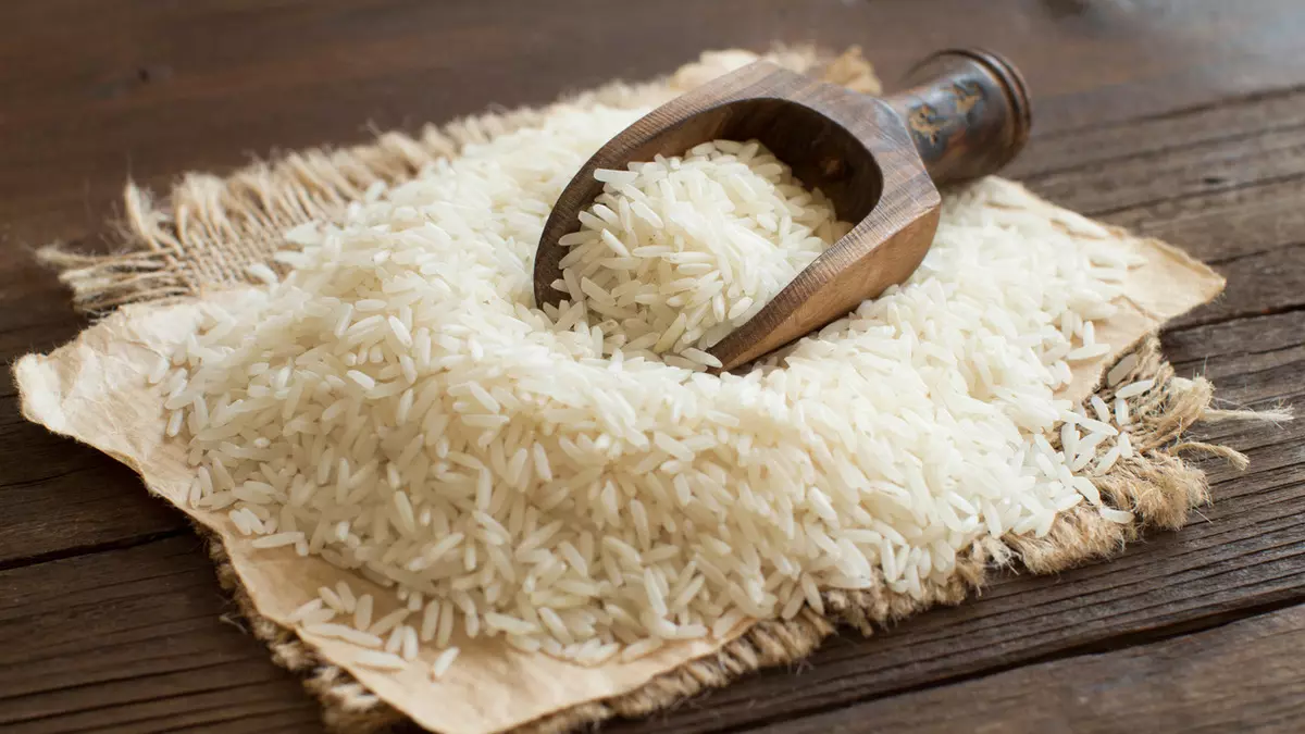 basmati-mi-normal-pirinc-mi-tercih-etmeli-basmati-ile-normal-pirincin-tat-koku-gorunum-besin-degeri-bakimindan-farklari-nedir