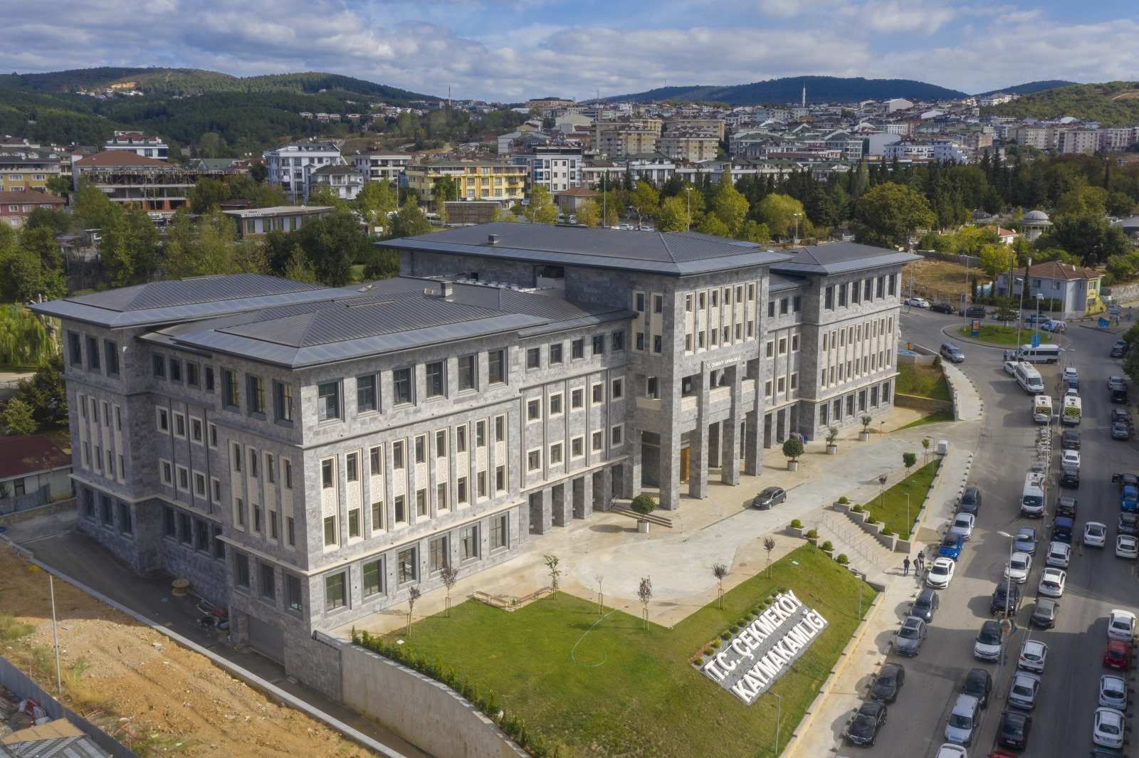 cekmekoy-nufus-mudurlugu-nerede-adresi-nedir-nasil-hangi-otobus-metro-hatti-gider-telefon-numarasi-kac-calisma-saatleri-nedir-randevu-nasil-alinir