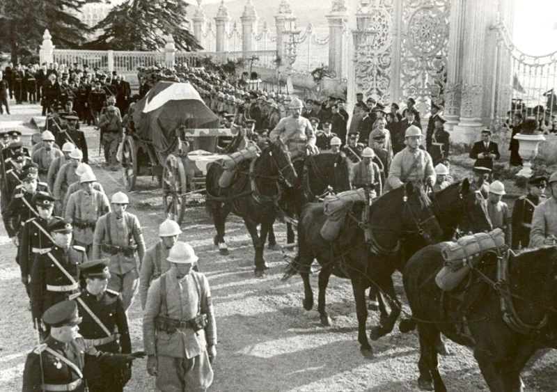 Atatürk'ün 86. Ölüm Yıldönümünde Anıtkabir'de Duygusal Anmalar