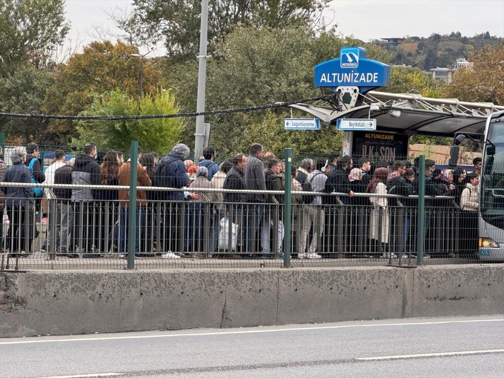 metro arıza metrobüs