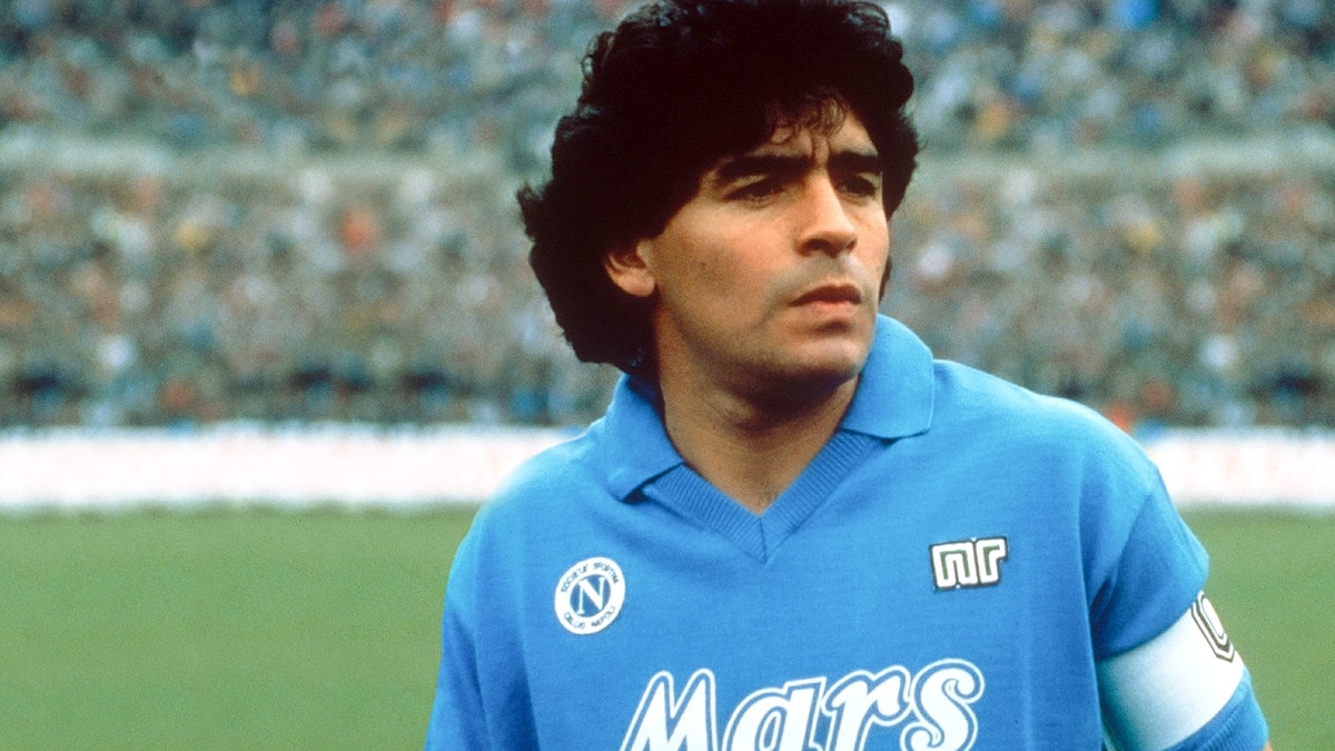 Diego Maradona Biyografisi (Kimdir): Boyu, Kilosu, Yaşı, Hangi Ülkeli, Hangi Takımlarda Oynadı, Kaç Yaşında Öldü? Diego Maradona Hayatı ve Futbol Kariyeri