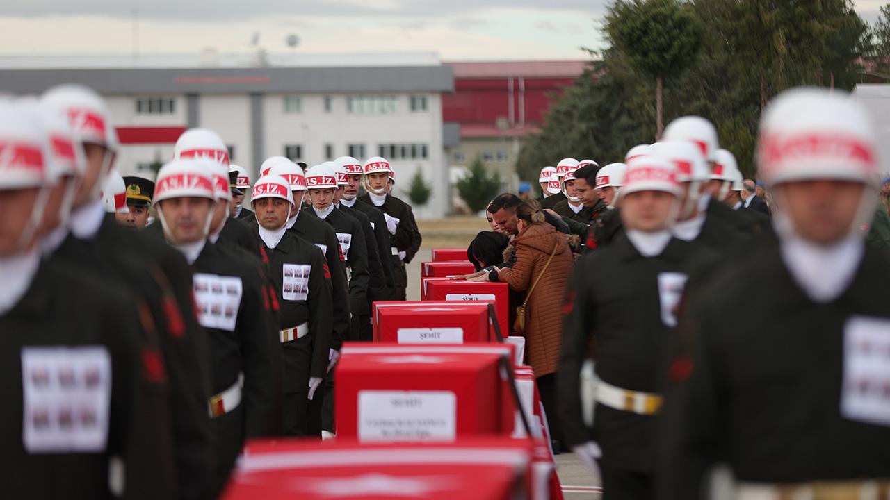 Helikopter Kazasındaki Şehitlerimiz İçin Isparta’da Tören Düzenlendi