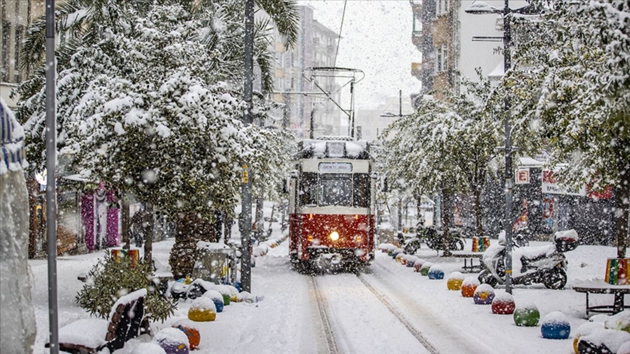 İstanbul’a Ne Zaman Kar Yağacak? 2025'in İlk Karı İçin Meteoroloji Uzmanı Tarih Verdi