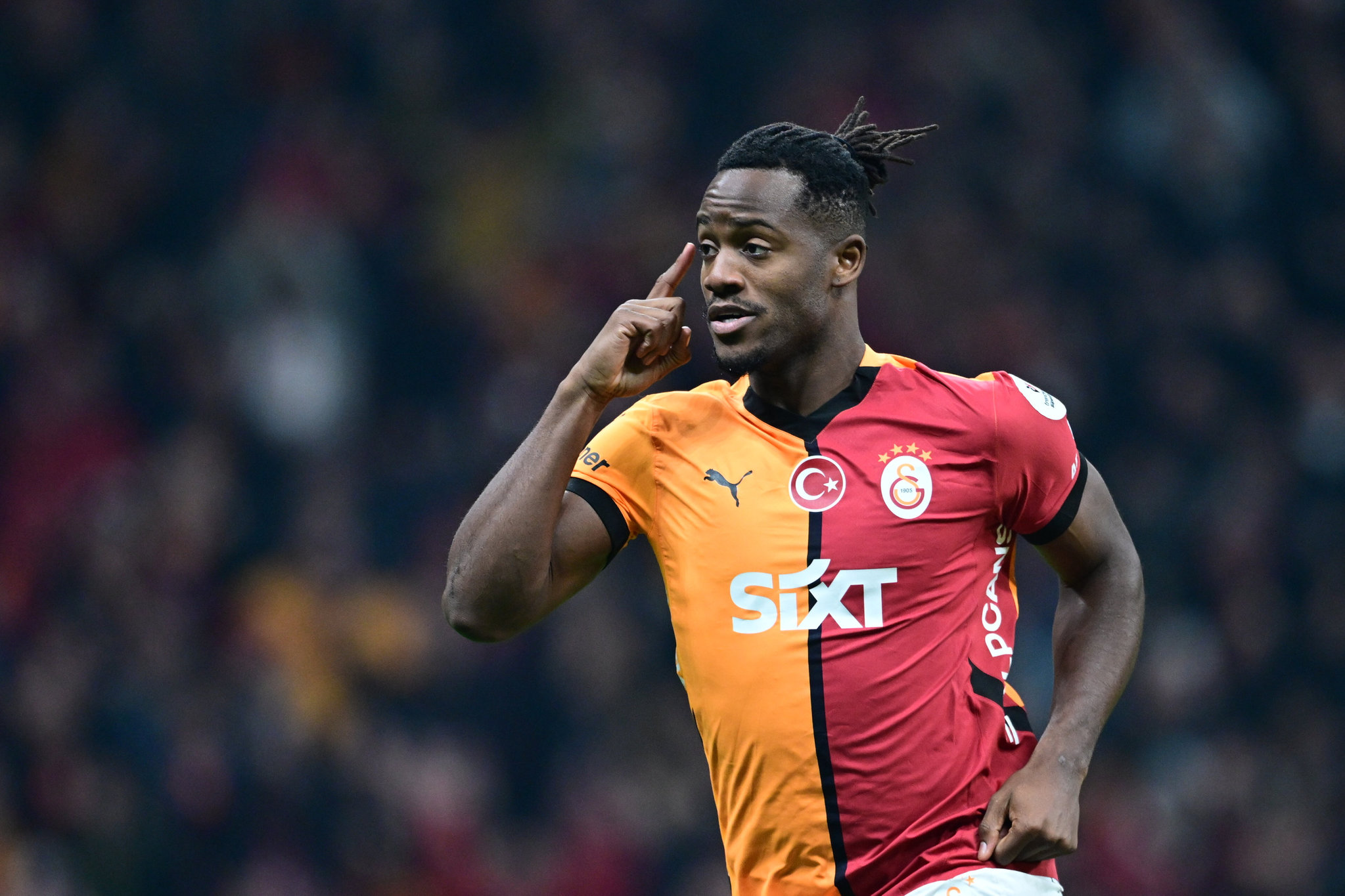 Batshuayi Galatasaray’dan Ayrılacak mı? Transfer Dedikodularına Ne Yanıt Verdi?